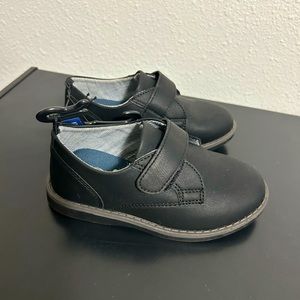 Wonder Nation boys dress shoes (size 9)